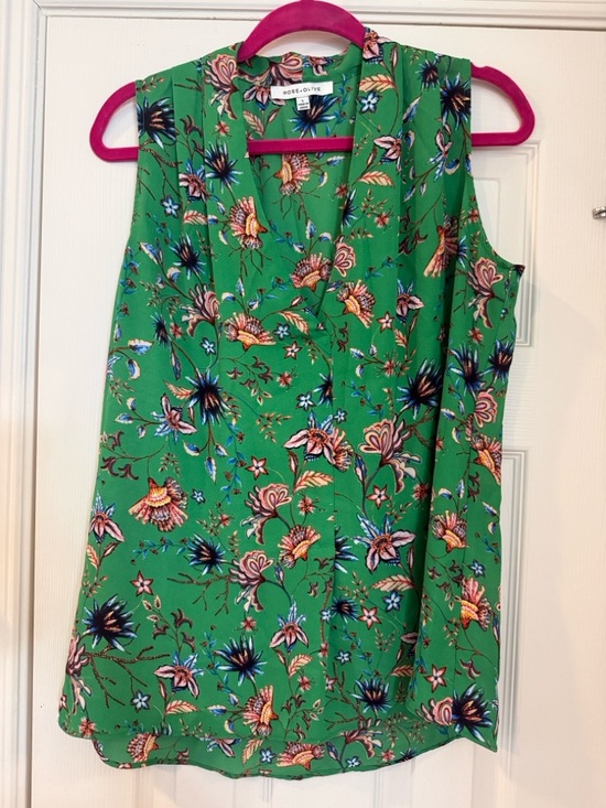 Rose & Olive Tops - Rose & Olive Green Floral V-Neck Shell